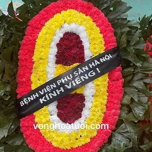 Vòng hoa truyền thống 01