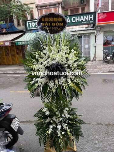 Vòng hoa tang lễ Ngã Tư Sở